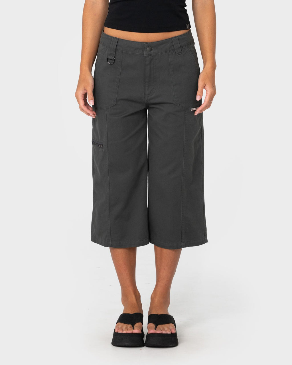 It Gyrl Low Rise Capri Cargo Pant