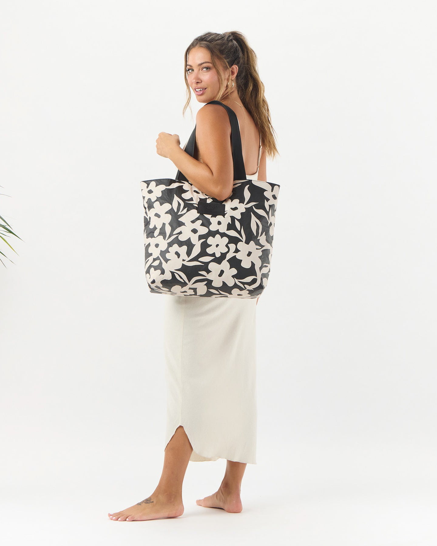 Fall Flowers Day Tripper Tote Bag