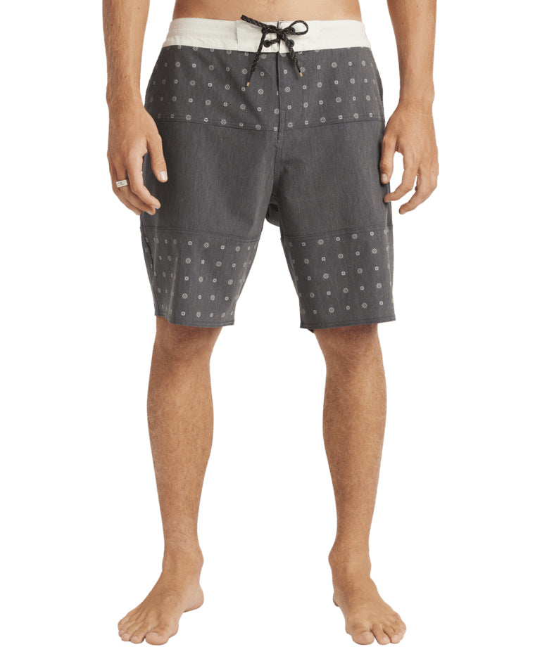 Tribong Low Tide Boardshort