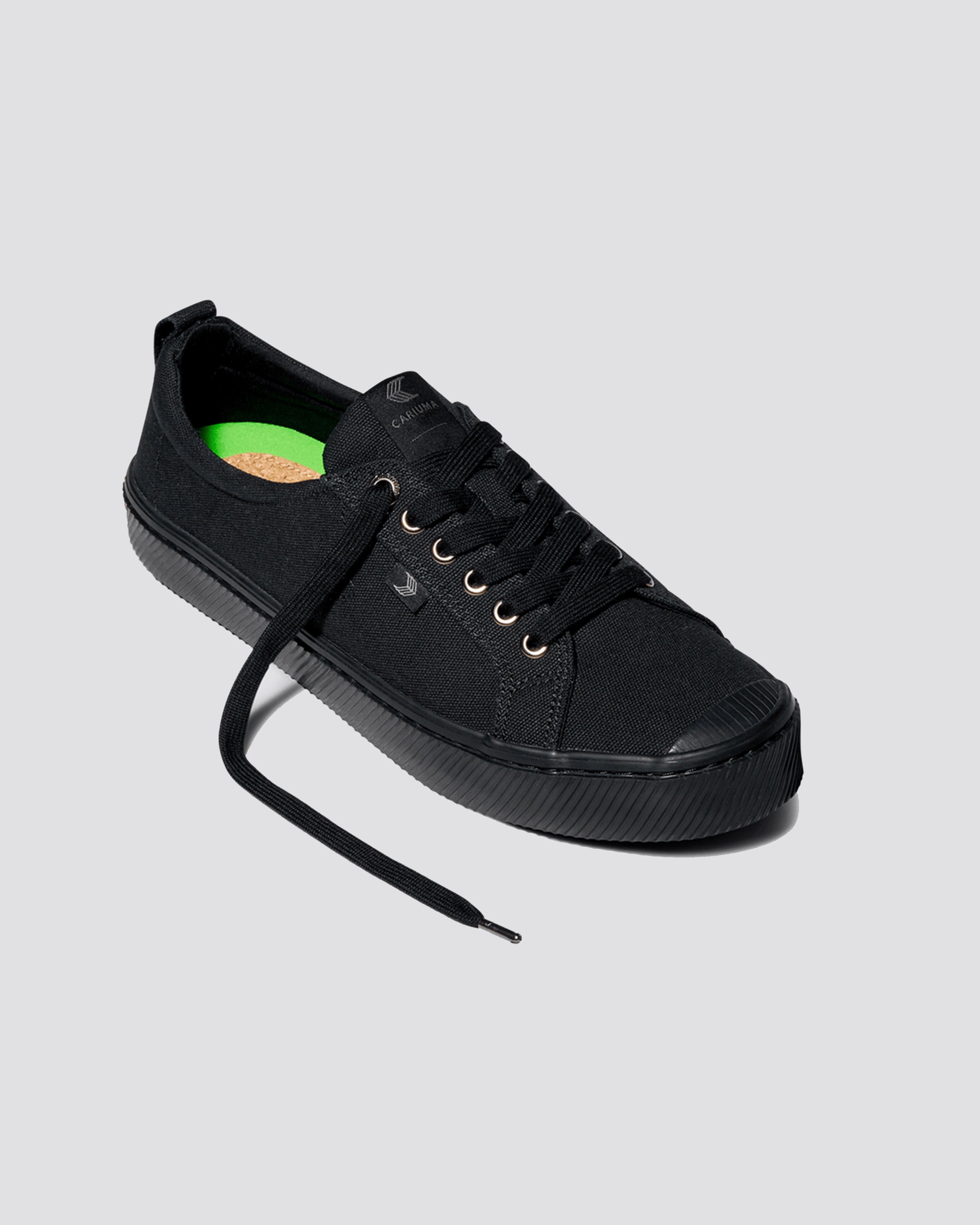 Oca Low Canvas Sneaker