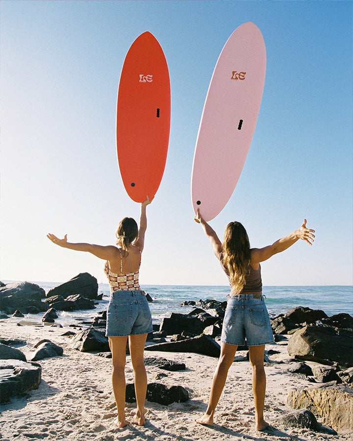 Finding the right board, beginner board, soft board, foam board, choosing the right surf board, hard board or soft board