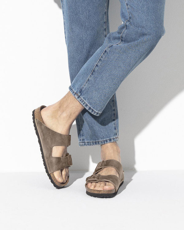 BIRKENSTOCK
Arizona Oiled Leather Regular tabacco brown