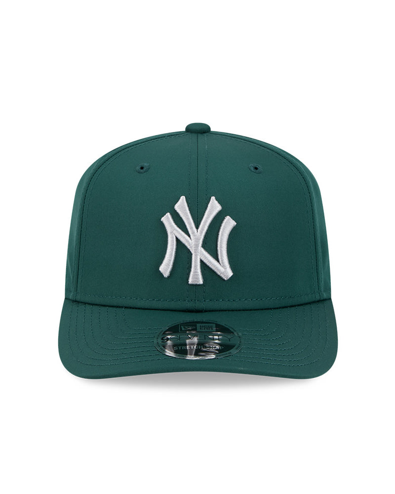 9Seventy Stretch Snap Dark Green Pro-Light New York Yankies
