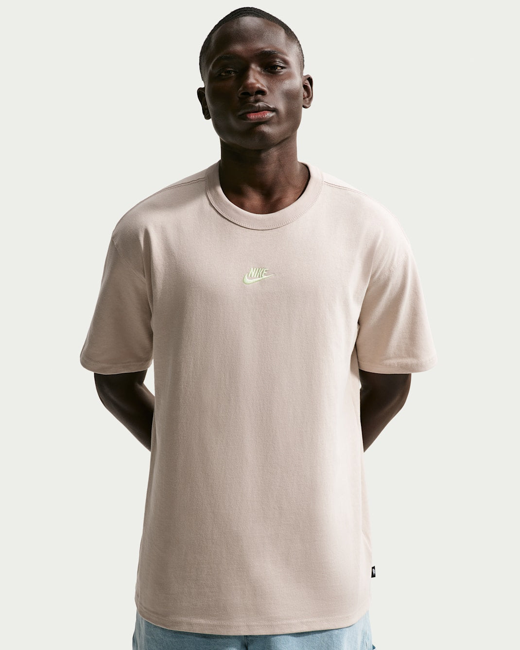 Sportswear Premium Essentials Tee