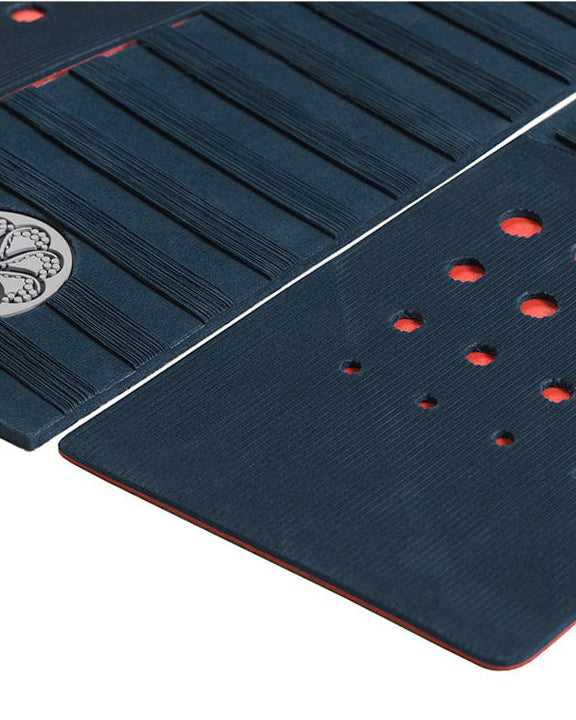 Dion Agius IV Grip