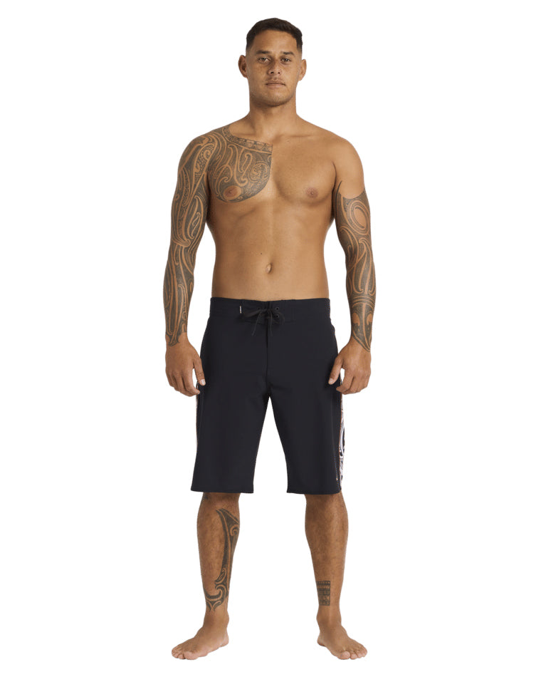 Takarangi Boardshort 20 Inch