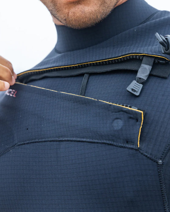 Infiniti 3/2 Long Sleeve Steamer