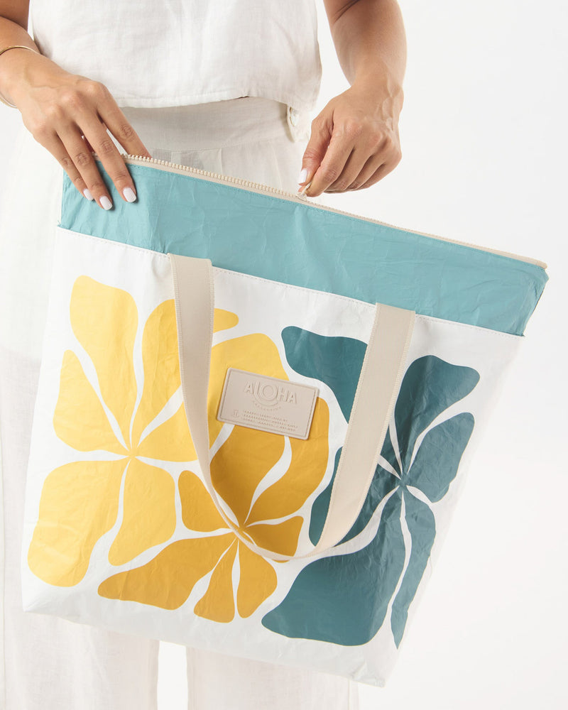 Wavy Day Tripper Tote Bag
