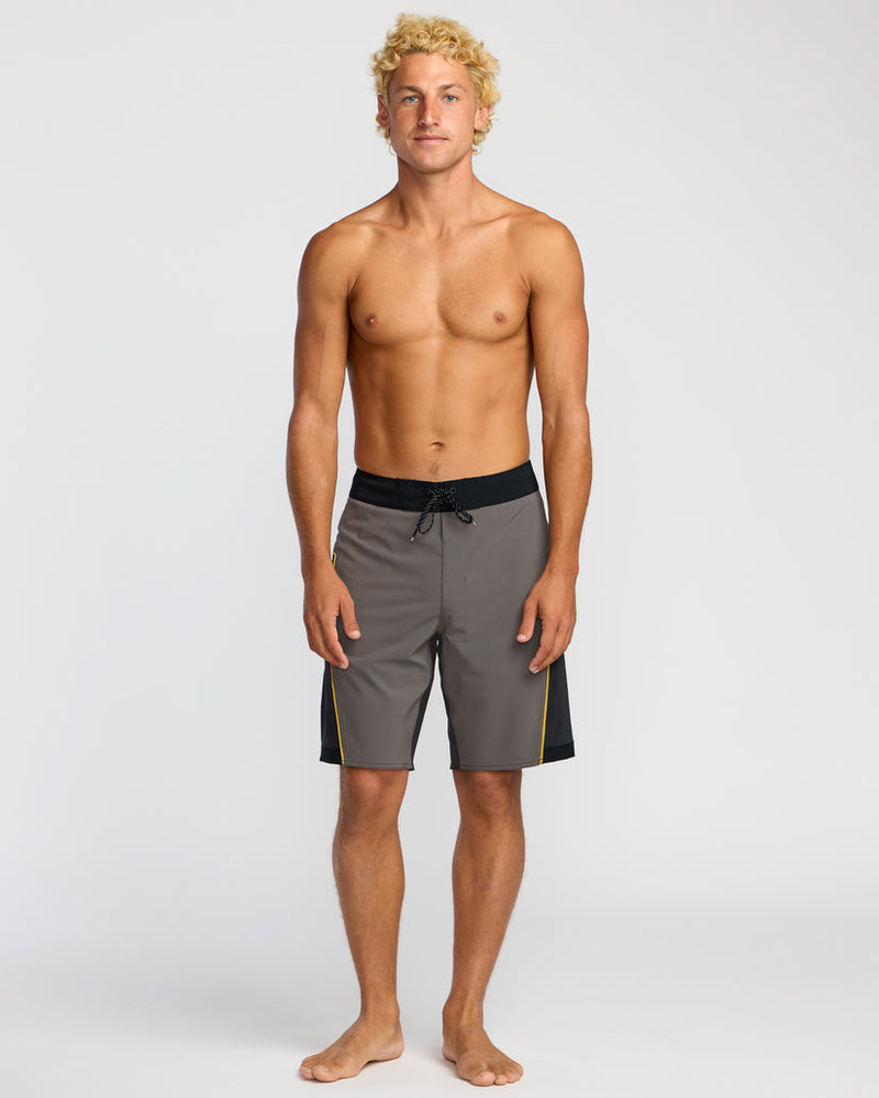 Straddie Pro Boardshort