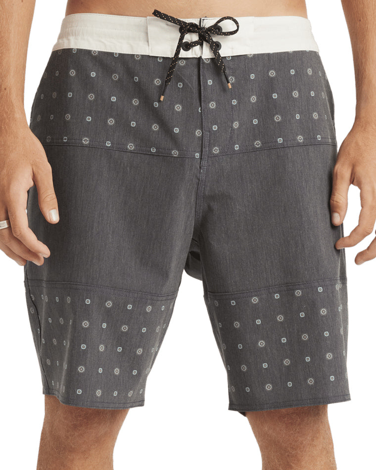 Tribong Low Tide Boardshort