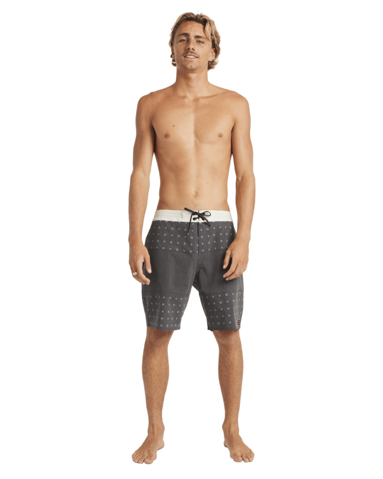 Tribong Low Tide Boardshort