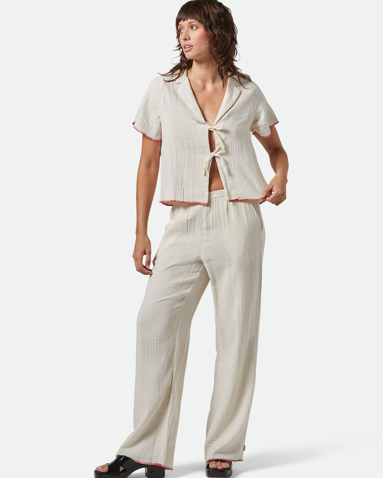 Wandering Tie Top