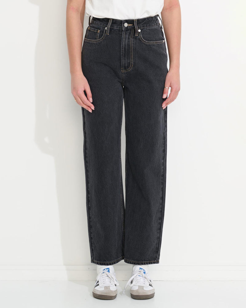 Womens Makers Straight Jean