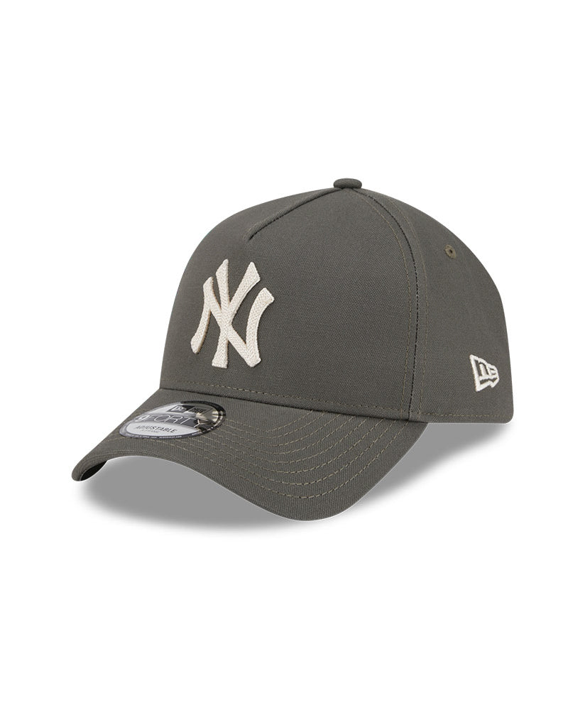 9Forty A-Frame Moss Canvas Chainstitch New York Yankees