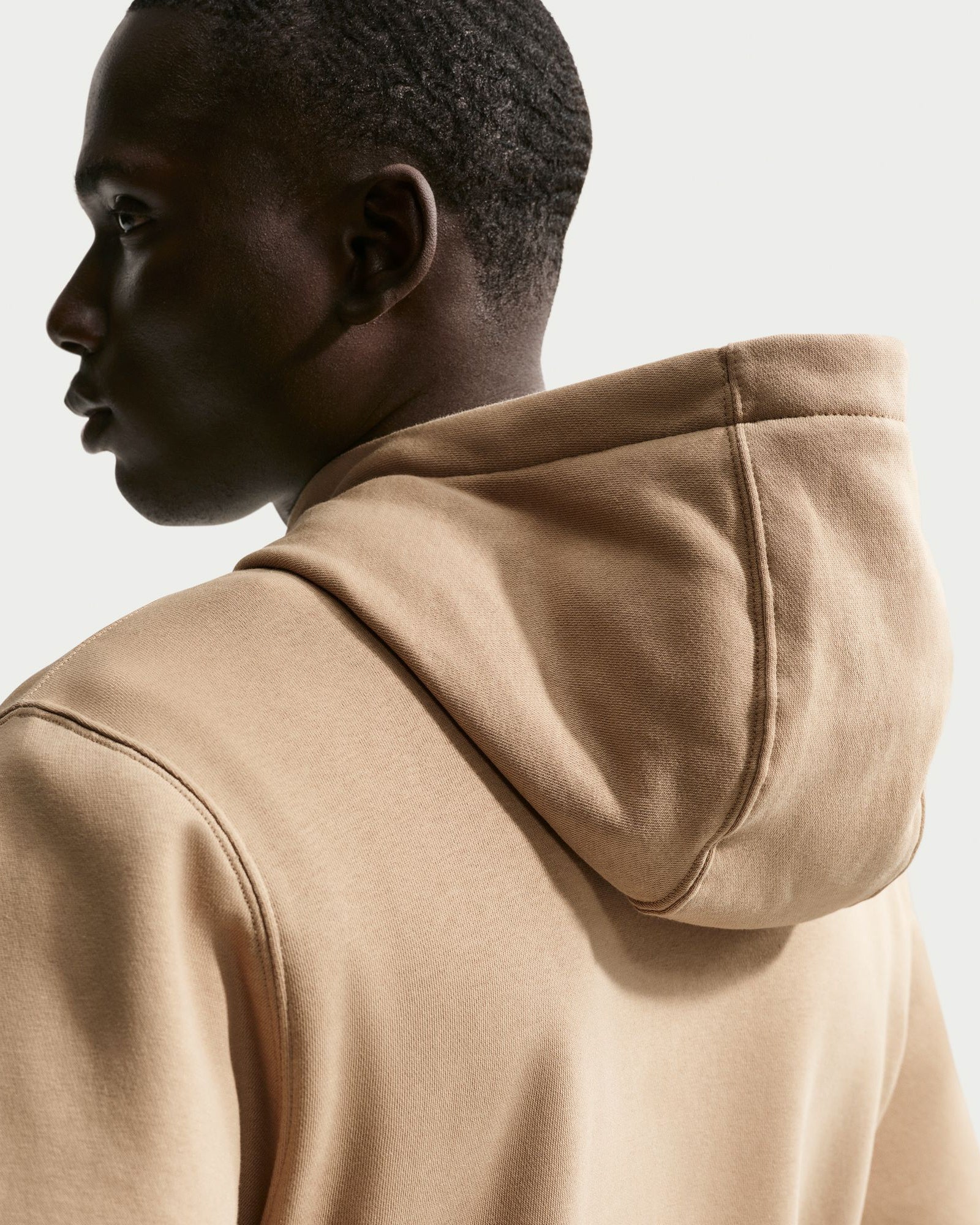 Club Hoodie Pullover