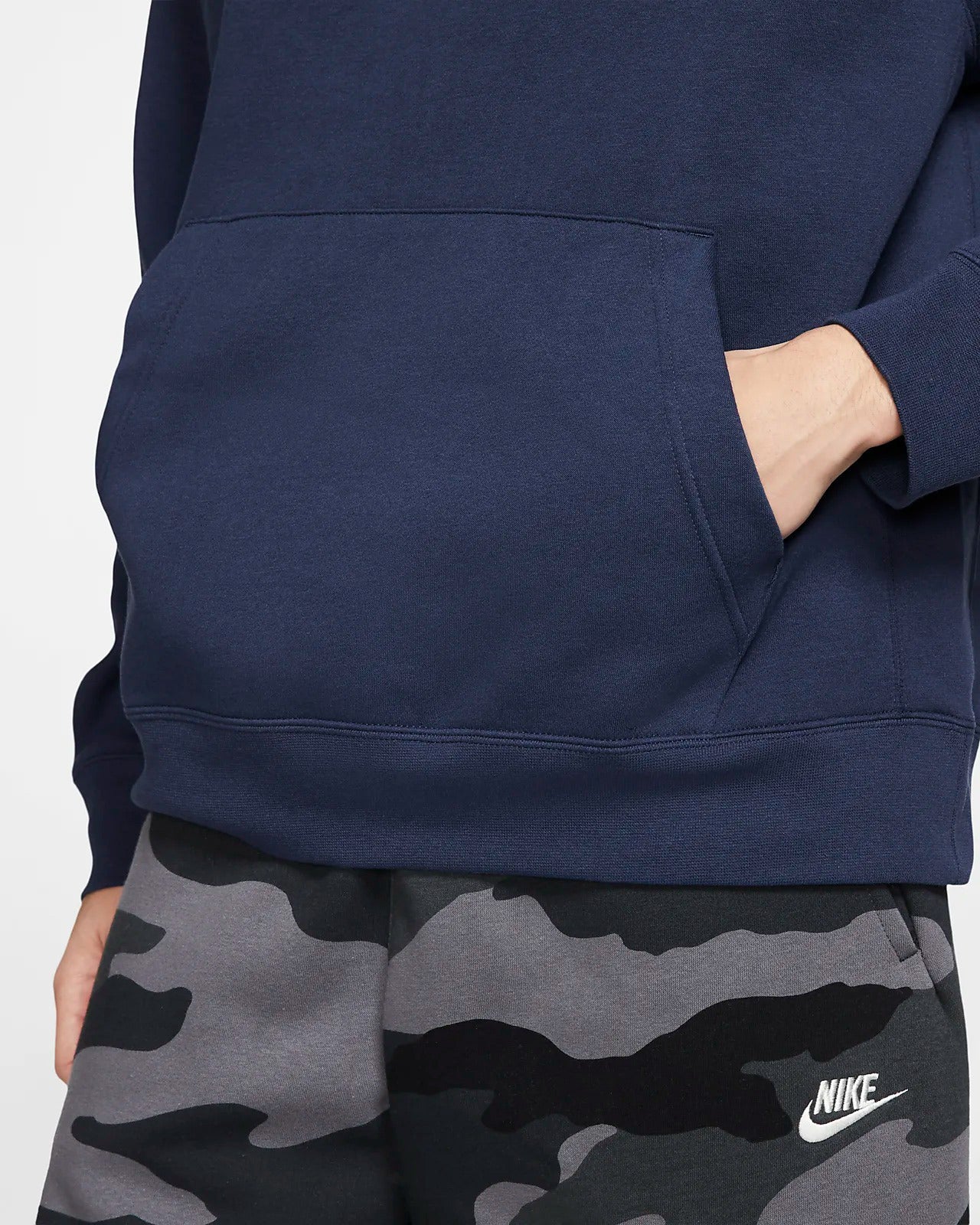 Club Hoodie Pullover