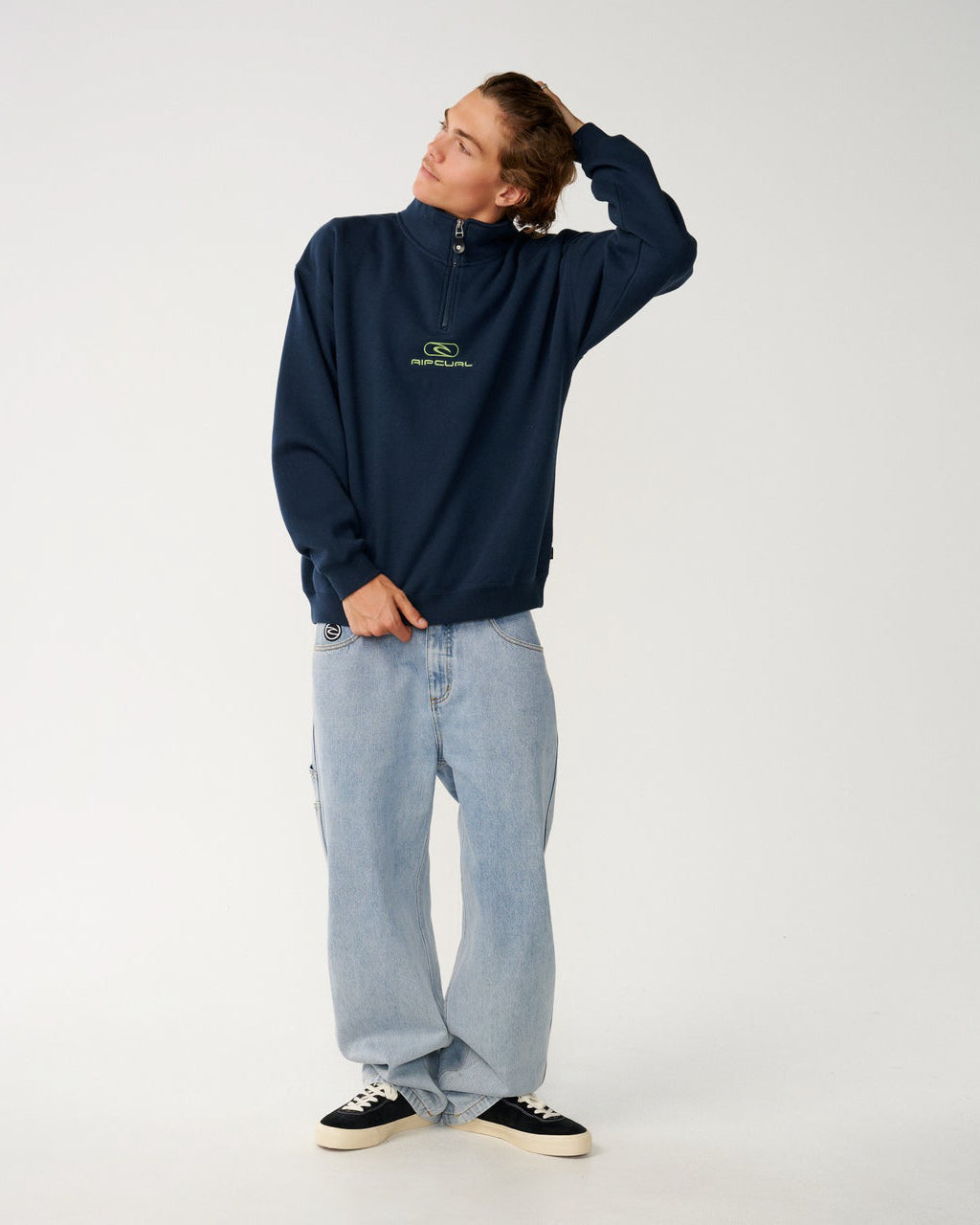 Pill Icon 1/4 Zip Crew