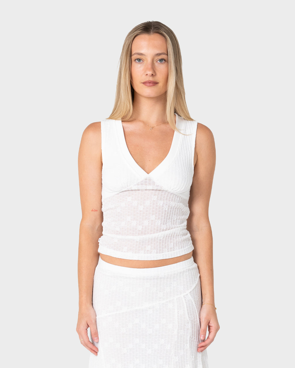 Roma Low V Lace Top
