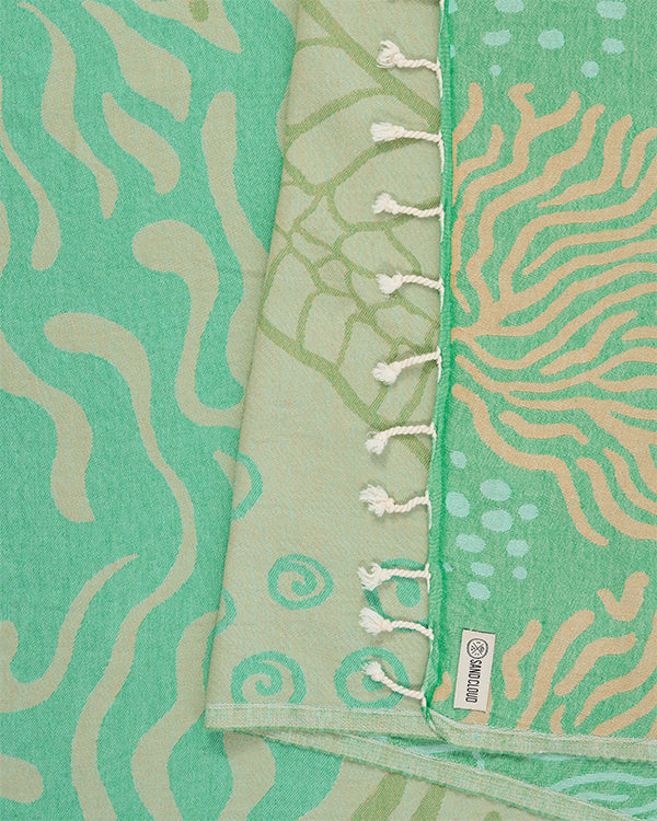 Lorne Towel