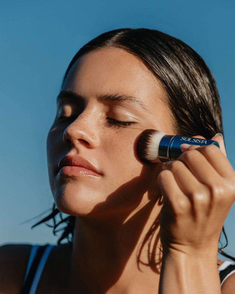 Retractable Kabuki Makeup Brush