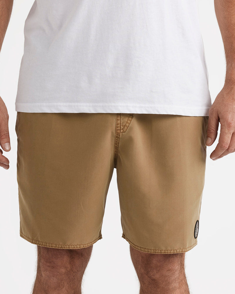 Center Trunk 17 Inch