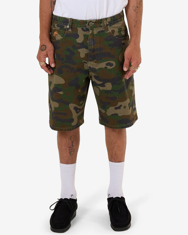 Camo print shorts with relaxed fit and five pocket design