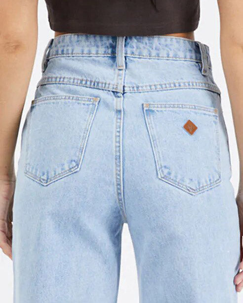 94 High & Wide Jean