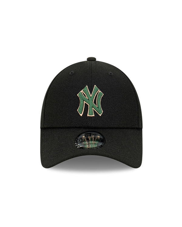 New York Yankees Black 9Forty Snapback