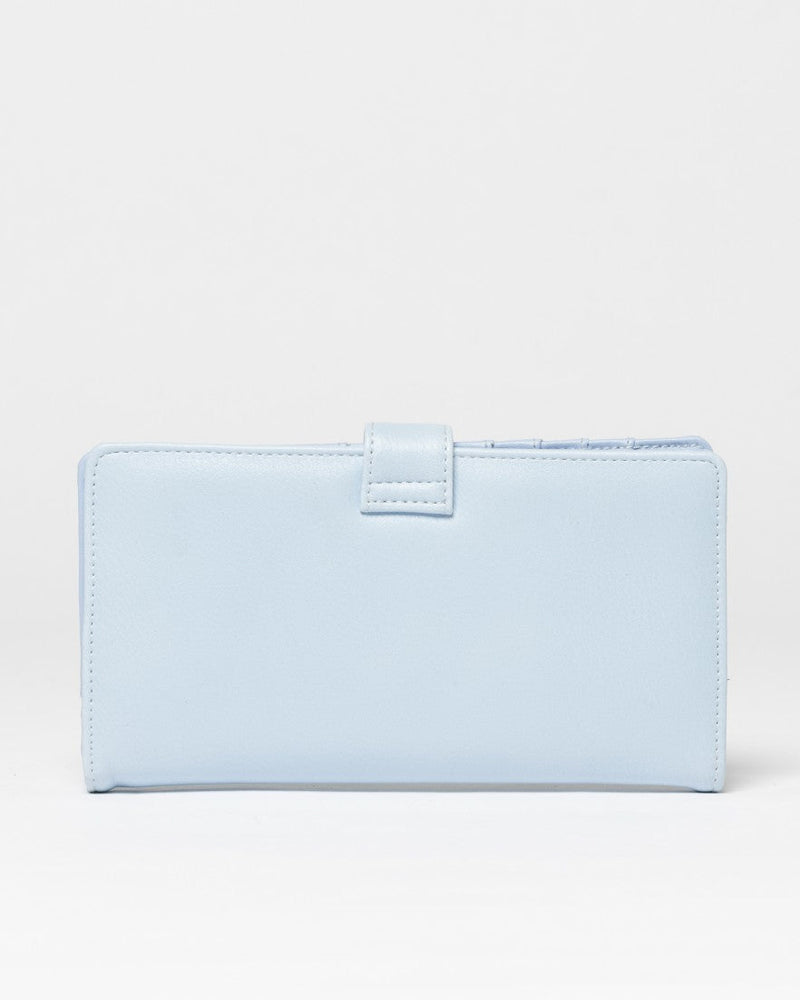 Essence Flap Wallet